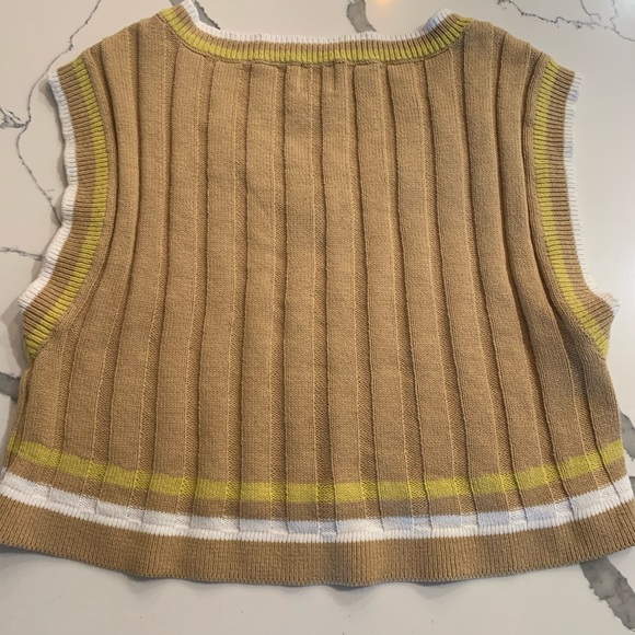 BDG VEST - Picture 2 of 2